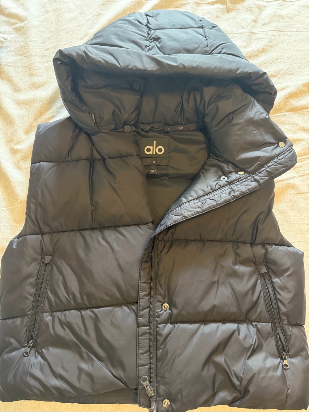 ALO Yoga Gold Rush Puffer Vest